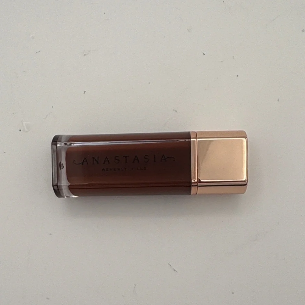 Anastasia Beverly Hills Lip Velvet Matte Liquid Lipstick - Rose Gold Lettering